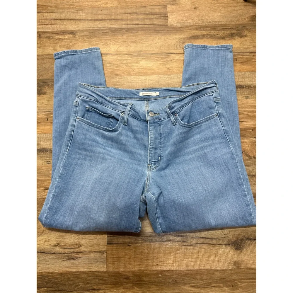 Levis 311 Shaping Skinny Jeans Womens‎ 33 Light Wash Blue Denim Stretch